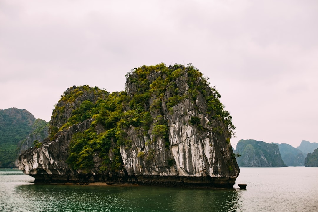 Luna de miel en Bahía de Ha Long y Bahía de Lan Ha, Vietnam